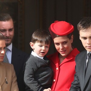 Raphaël, le fils de Charlotte Casiraghi et de Gad Elmaleh, assistait avec sa maman et toute la famille princière (ici, la princesse Stéphanie de Monaco et son fils Louis Ducruet) au dernier temps des célébrations de la Fête nationale monégasque le 19 novembre 2016, observant depuis les fenêtres du palais princier le défilé militaire avant la salut de la foule. © Bruno Bebert/Dominique Jacovides/Bestimage