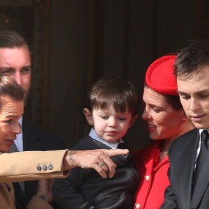 Raphaël, le fils de Charlotte Casiraghi et de Gad Elmaleh, assistait avec sa maman et toute la famille princière (ici, la princesse Stéphanie de Monaco et son fils Louis Ducruet) au dernier temps des célébrations de la Fête nationale monégasque le 19 novembre 2016, observant depuis les fenêtres du palais princier le défilé militaire avant la salut de la foule. © Bruno Bebert/Dominique Jacovides/Bestimage