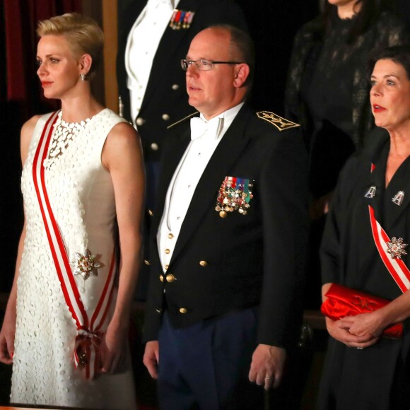 Le prince Albert II de Monaco et la princesse Charlene ainsi que la princesse Caroline de Hanovre, accompagnée de son fils Andrea Casiraghi et sa femme Tatiana Santo Domingo, assistaient le 19 novembre 2016 à la représentation du Nabucco de Verdi donnée au Grimaldi Forum dans le cadre de la Fête nationale monégasque. © Olivier Huitel / Pool restreint Monaco / Bestimage