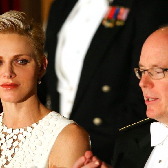 Le prince Albert II et la princesse Charlene de Monaco, ainsi que la princesse Caroline de Hanovre, accompagnée de son fils Andrea Casiraghi et sa femme Tatiana Santo Domingo, assistaient le 19 novembre 2016 à la représentation du Nabucco de Verdi donnée au Grimaldi Forum dans le cadre de la Fête nationale monégasque. © Olivier Huitel / Pool restreint Monaco / Bestimage