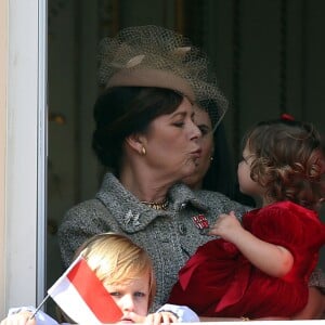 La princesse Caroline de Hanovre avec ses petits-enfants Sacha et India Casiraghi aux fenêtres du palais princier le 19 novembre 2016 lors des célébrations de la Fête nationale monégasque. © Bruno Bebert/Dominique Jacovides/Bestimage