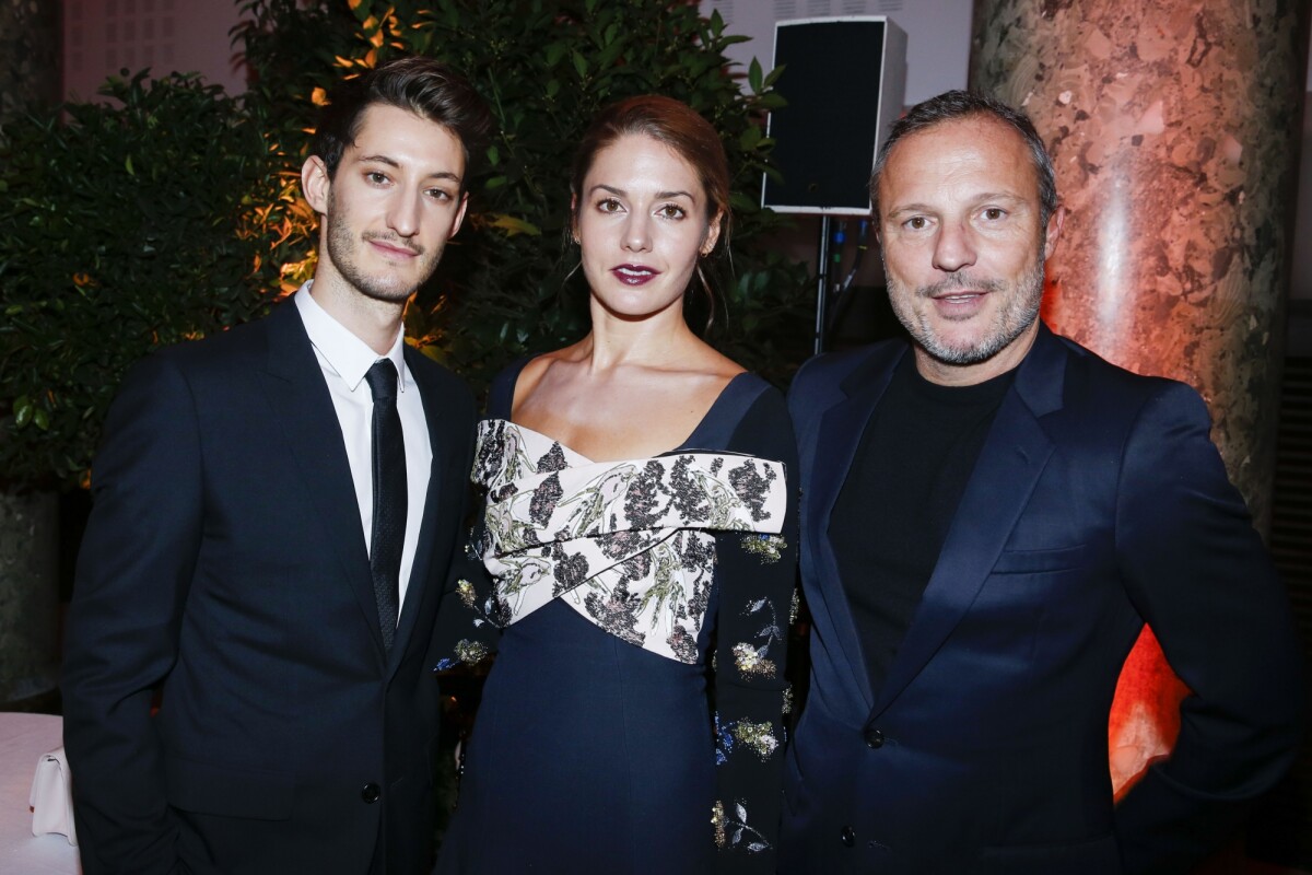 Photo Exclusif Pierre Niney, sa compagne Natasha Andrews et Olivier