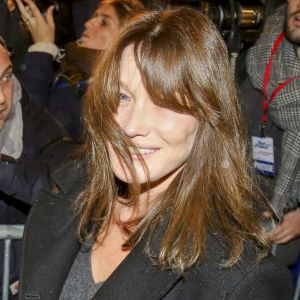 Nicolas Sarkozy quitte son QG de campagne avec sa femme Carla Bruni-Sarkozy à Paris, France, le 20 novembre 2016. © Agence/Bestimage