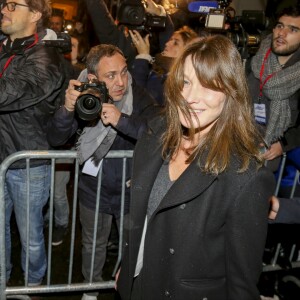 Nicolas Sarkozy quitte son QG de campagne avec sa femme Carla Bruni-Sarkozy à Paris, France, le 20 novembre 2016. © Agence/Bestimage