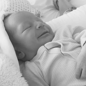 Candice Swanepoel dévoile le visage de son fils, Anacã. Photo postée sur Instagram en octobre 2016.