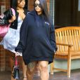 Exclusif - Blac Chyna enceinte à la sortie d'un centre médicale accompagnée d’une amie à Beverly Hills, le 28 octobre 2016  For germany call for price Exclusive - Pregnant reality star Blac Chyna is spotted out stopping by a doctors office for a check-up in Beverly Hills, California on October 28, 201628/10/2016 - Beverly Hills
