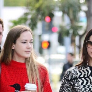 Lana Del Rey déjeune avec sa soeur Caroline Grant au Zinque Café, à Los Angeles le 27 novembre 2016.