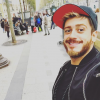 Saad Lamjarred pose sur les Champs-Elysées, le 25 octobre 2016.