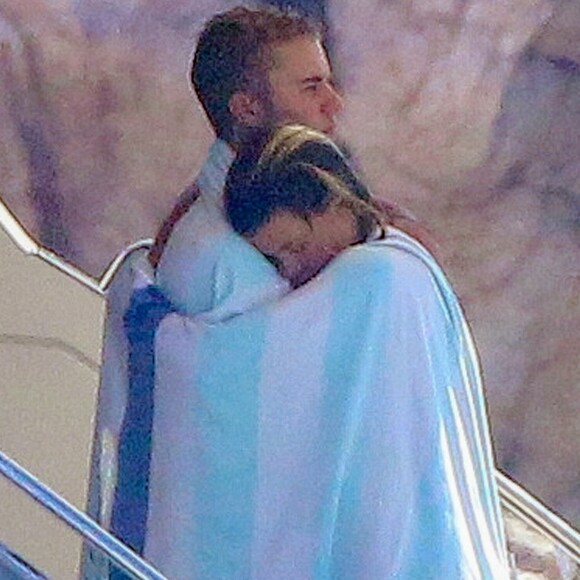 Exclusif - Justin Bieber et sa compagne Sofia Richie en vacances romantique sur un yacht à Los Cabos au Mexique le 28 août 2016