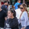Mariah Carey en pleine séance de shopping pour Thanksgiving dans un super marché à Honolulu à Hawaï, le 26 Novembre 2016.