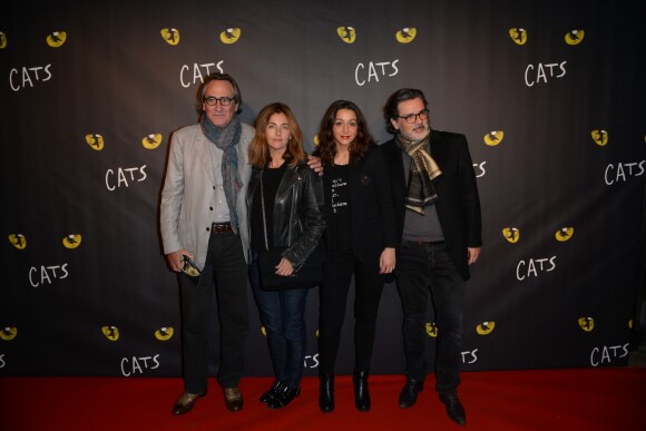 Philippe Lavil, Cristiana Reali, Christophe Barratier et sa fille Violette - Première de la comédie musicale "Cats" au théâtre Mogador à Paris, le 1er octobre 2015.