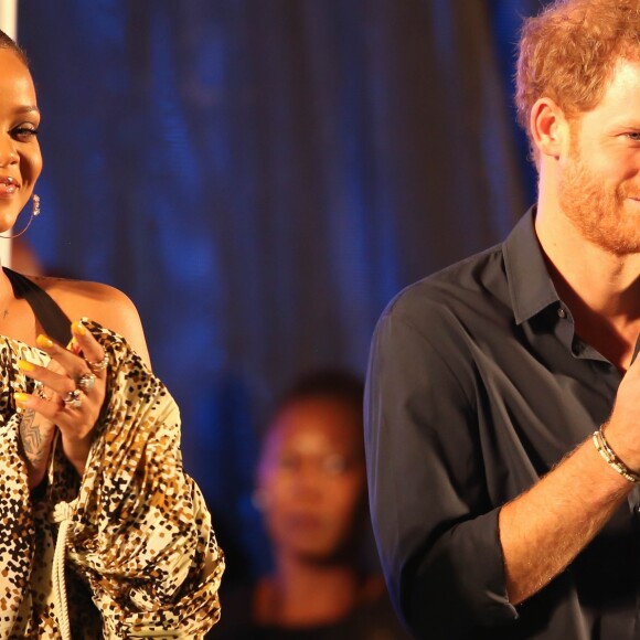 Le prince Harry et Rihanna assistent au Mega Concert organisé pour le 50ème anniversaire de l'indépendance de la Barbade, en présence du premier ministre Freundel Stuart, au stade Kensington Oval. Le prince Harry a également décoré Jamilla Sealy du "Queen's Young Leader Award 2017". Bridgetown, le 30 novembre 2016