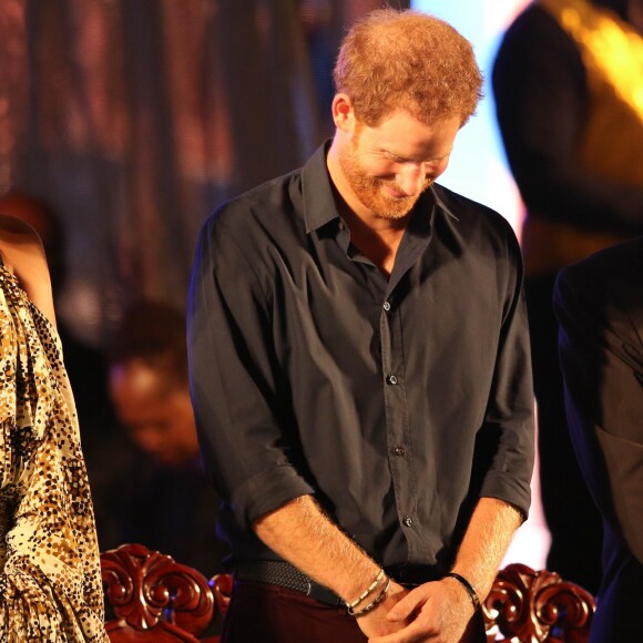 Le prince Harry et Rihanna assistent au Mega Concert organisé pour le 50ème anniversaire de l'indépendance de la Barbade, en présence du premier ministre Freundel Stuart, au stade Kensington Oval. Le prince Harry a également décoré Jamilla Sealy du "Queen's Young Leader Award 2017". Bridgetown, le 30 novembre 2016.