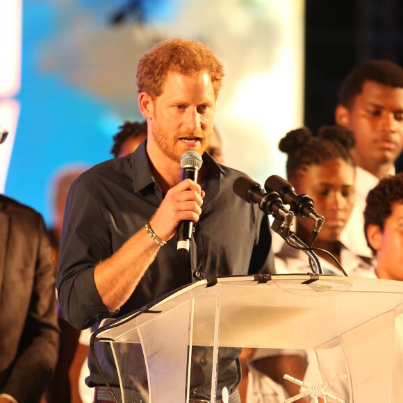 Le prince Harry et Rihanna assistent au Mega Concert organisé pour le 50ème anniversaire de l'indépendance de la Barbade, en présence du premier ministre Freundel Stuart, au stade Kensington Oval. Le prince Harry a également décoré Jamilla Sealy du "Queen's Young Leader Award 2017". Bridgetown, le 30 novembre 2016.