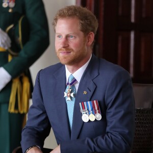 Le prince Harry rencontre Rihanna lors du 50ème anniversaire de l'indépendance de la Barbade, le 30 novembre 2016.