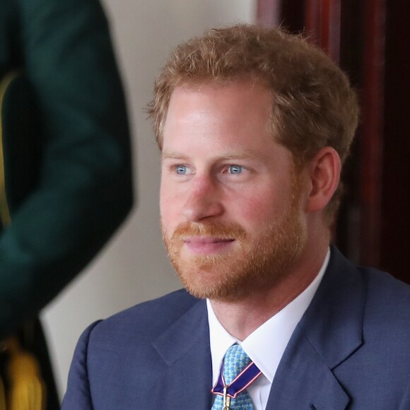 Le prince Harry rencontre Rihanna lors du 50ème anniversaire de l'indépendance de la Barbade, le 30 novembre 2016.