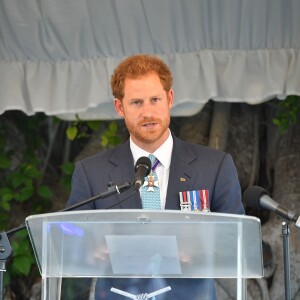 Le prince Harry rencontre Rihanna lors du 50ème anniversaire de l'indépendance de la Barbade, le 30 novembre 2016.