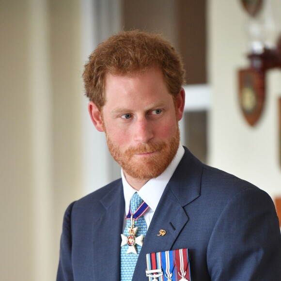 Le prince Harry rencontre Rihanna lors du 50ème anniversaire de l'indépendance de la Barbade, le 30 novembre 2016.