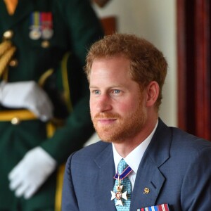 Le prince Harry rencontre Rihanna lors du 50ème anniversaire de l'indépendance de la Barbade, le 30 novembre 2016.