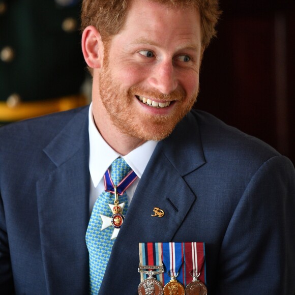 Le prince Harry rencontre Rihanna lors du 50ème anniversaire de l'indépendance de la Barbade, le 30 novembre 2016.