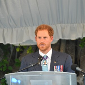 Le prince Harry rencontre Rihanna lors du 50ème anniversaire de l'indépendance de la Barbade, le 30 novembre 2016.