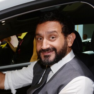 Cyril Hanouna - Présentation du Renault Trezor concept car électrique pendant la 119ème édition du Mondial de l'Automobile 2016 au Paris Expo Porte de Versailles à Paris, France, le 29 septembre 2016. © Rachid Bellak/Bestimage  Présentation Renault Trezor electric concept car during the Paris Motor Show at Paris Expo Porte de Versailles in Paris, France on September 29th, 2016. © Rachid Bellak/Bestimage29/09/2016 - Paris