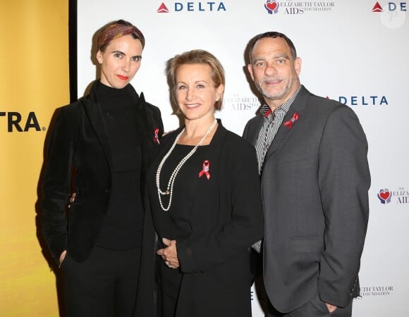 Naomi deLuce Wilding, Gabrielle Carteris, Joel Goldman à la soirée caritative 'SAG-AFTRA and The Elizabeth Taylor AIDS' à Los Angeles, le 30 novembre 2016.