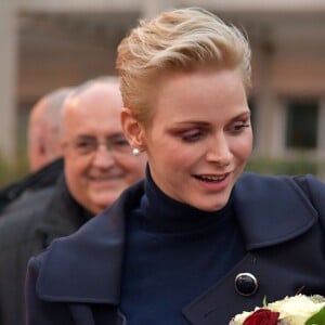 Semi-exclusif - La princesse Charlene et sa fille Gabriella pendant l'inauguration du Village de Noël à Monaco le 3 décembre 2016. Le Village de Noël est installé sur le quai Albert 1er du Port Hercule. Les animations telles que manèges pour enfants, la patinoire ou la grande roue et les différents stands de souvenirs ou de nourritures seront ouverts du 2 décembre au 2 janvier 2017. © Charly Gallo / Gouvernement Princier /Pool restreint Monaco/Bestimage Semi-exclusive