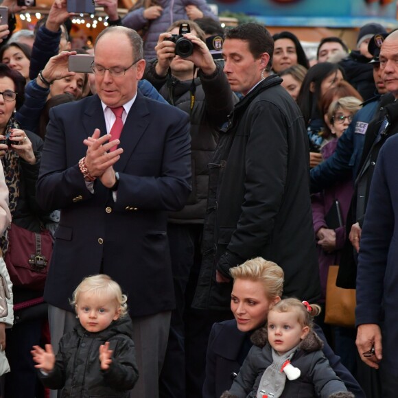 Semi-exclusif - Le prince Albert II de Monaco, son épouse la princesse Charlene et leurs enfants le prince Jacques et la princesse Gabriella pendant l'inauguration du Village de Noël à Monaco le 3 décembre 2016. Le Village de Noël est installé sur le quai Albert 1er du Port Hercule. Les animations telles que manèges pour enfants, la patinoire ou la grande roue et les différents stands de souvenirs ou de nourritures seront ouverts du 2 décembre au 2 janvier 2017. © Charly Gallo / Gouvernement Princier /Pool restreint Monaco/Bestimage Semi-exclusive