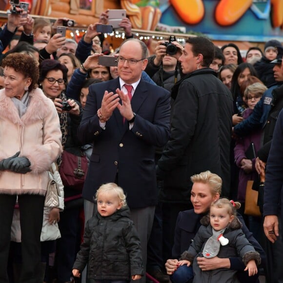 Semi-exclusif - Le prince Albert II de Monaco, son épouse la princesse Charlene et leurs enfants le prince Jacques et la princesse Gabriella pendant l'inauguration du Village de Noël à Monaco le 3 décembre 2016. Le Village de Noël est installé sur le quai Albert 1er du Port Hercule. Les animations telles que manèges pour enfants, la patinoire ou la grande roue et les différents stands de souvenirs ou de nourritures seront ouverts du 2 décembre au 2 janvier 2017. © Charly Gallo / Gouvernement Princier /Pool restreint Monaco/Bestimage Semi-exclusive