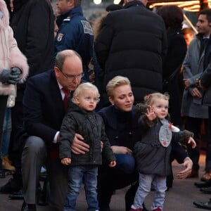 Semi-exclusif - Le prince Albert II de Monaco, son épouse la princesse Charlene et leurs enfants le prince Jacques et la princesse Gabriella pendant l'inauguration du Village de Noël à Monaco le 3 décembre 2016. Le Village de Noël est installé sur le quai Albert 1er du Port Hercule. Les animations telles que manèges pour enfants, la patinoire ou la grande roue et les différents stands de souvenirs ou de nourritures seront ouverts du 2 décembre au 2 janvier 2017. © Charly Gallo / Gouvernement Princier /Pool restreint Monaco/Bestimage Semi-exclusive