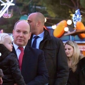 Semi-exclusif - Le prince Albert II de Monaco, son épouse la princesse Charlene et leurs enfants le prince Jacques et la princesse Gabriella pendant l'inauguration du Village de Noël à Monaco le 3 décembre 2016. Le Village de Noël est installé sur le quai Albert 1er du Port Hercule. Les animations telles que manèges pour enfants, la patinoire ou la grande roue et les différents stands de souvenirs ou de nourritures seront ouverts du 2 décembre au 2 janvier 2017. © Charly Gallo / Gouvernement Princier /Pool restreint Monaco/Bestimage Semi-exclusive