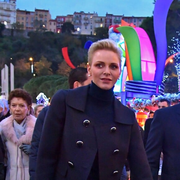 Semi-exclusif - Le prince Albert II de Monaco, son épouse la princesse Charlene et leurs enfants le prince Jacques et la princesse Gabriella pendant l'inauguration du Village de Noël à Monaco le 3 décembre 2016. Le Village de Noël est installé sur le quai Albert 1er du Port Hercule. Les animations telles que manèges pour enfants, la patinoire ou la grande roue et les différents stands de souvenirs ou de nourritures seront ouverts du 2 décembre au 2 janvier 2017. © Charly Gallo / Gouvernement Princier /Pool restreint Monaco/Bestimage Semi-exclusive