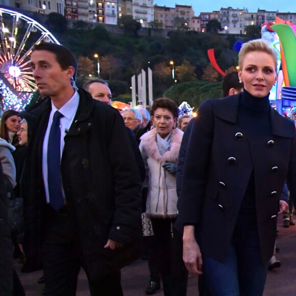 Semi-exclusif - Le prince Albert II de Monaco, son épouse la princesse Charlene et leurs enfants le prince Jacques et la princesse Gabriella pendant l'inauguration du Village de Noël à Monaco le 3 décembre 2016. Le Village de Noël est installé sur le quai Albert 1er du Port Hercule. Les animations telles que manèges pour enfants, la patinoire ou la grande roue et les différents stands de souvenirs ou de nourritures seront ouverts du 2 décembre au 2 janvier 2017. © Charly Gallo / Gouvernement Princier /Pool restreint Monaco/Bestimage Semi-exclusive