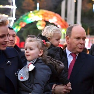 Semi-exclusif - Le prince Albert II de Monaco, son épouse la princesse Charlene et leurs enfants le prince Jacques et la princesse Gabriella pendant l'inauguration du Village de Noël à Monaco le 3 décembre 2016. Le Village de Noël est installé sur le quai Albert 1er du Port Hercule. Les animations telles que manèges pour enfants, la patinoire ou la grande roue et les différents stands de souvenirs ou de nourritures seront ouverts du 2 décembre au 2 janvier 2017. © Charly Gallo / Gouvernement Princier /Pool restreint Monaco/Bestimage Semi-exclusive