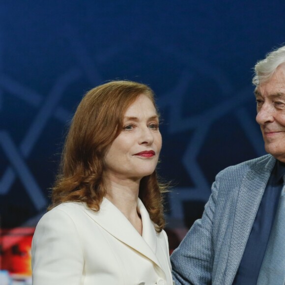 Isabelle Huppert et Paul Verhoeven - Personnalités lors de l'hommage à Paul Verhoeven pendant la 16ème édition du Festival International du Film de Marrakech le 5 décembre 2016. © Philippe Doignon / Bestimage