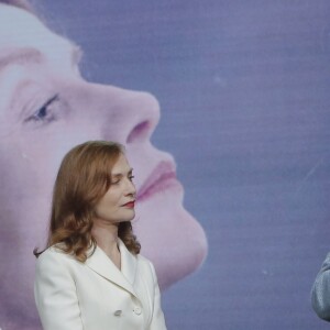 Alice Isaaz, Isabelle Huppert et Paul Verhoeven - Personnalités lors de l'hommage à Paul Verhoeven pendant la 16ème édition du Festival International du Film de Marrakech le 5 décembre 2016. © Philippe Doignon / Bestimage