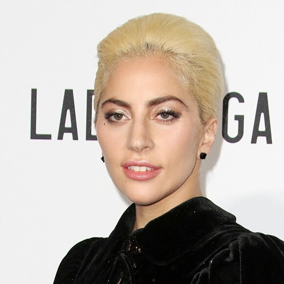 Lady Gaga lors d'un photocall au centre commercial Westfield à Londres, Royaume Uni, le 1er décembre 2016.