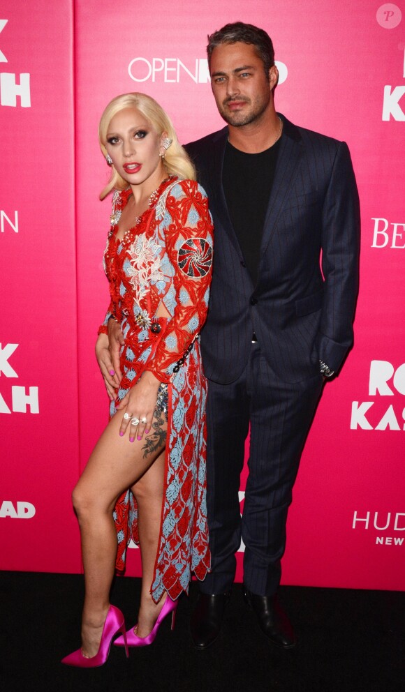 La chanteuse Lady Gaga et son fiancé Taylor Kinney - Première de "Rock The Kasbah" à New York, le 19 octobre 2015.