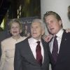 Diana Douglas, Cameron Douglas au côté de Kirk Douglas et Michael Douglas à New York en avril 2003.