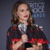 Natalie Portman à la cérémonie des Critics' Choice Awards au Barker Hanger à Santa Monica, Los Angeles, le 11 décembre 2016