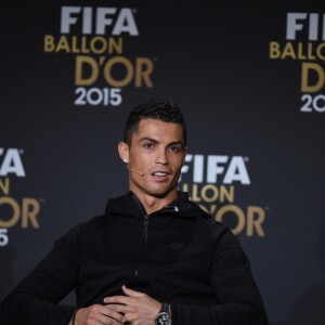 Cristiano Ronaldo lors d'une conférence de presse Ballon d'Or FIFA 2015, organisée à Zurich le 11 janvier 2016.