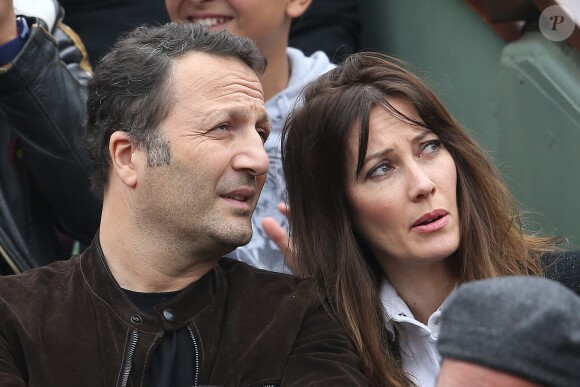 Arthur (Jacques Essebag) et sa compagne Mareva Galanter dans les tribunes de la finale homme des internationaux de France de Roland Garros à Paris le 5 juin 2016. © Moreau-Jacovides / Bestimage