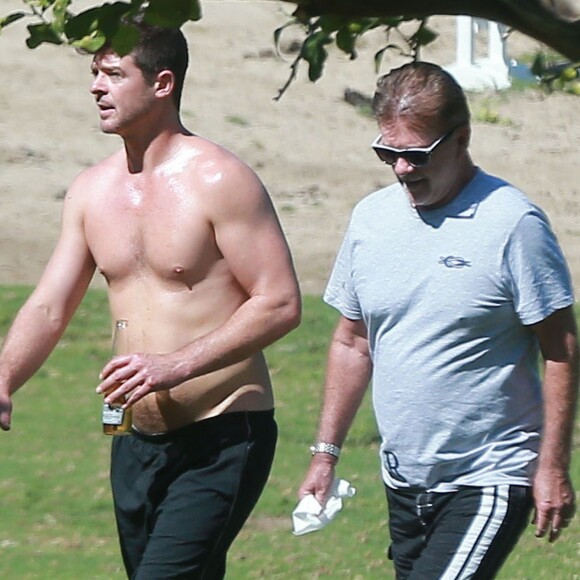 Robin Thicke passe la journée au ranch de son père Alan avec son fils Julian à Santa Barbara. Le 29 mars 2015