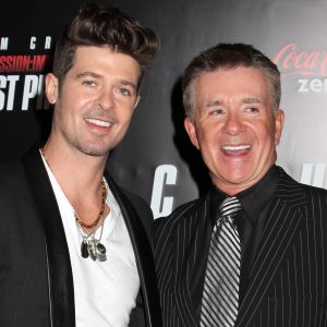 Robin Thicke et Alan Thicke à l'avant-première du film "Mission: Impossible - Protocole fantôme" à New York City, le 19 décembre 2011