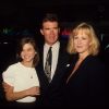 Alan Thicke pose avec Tracey Gold et Joanna Kearns de la série "Quoi de neuf docteur?" en 1989.