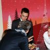 Le prince Albert II et la princesse Charlene de Monaco procédaient le 14 décembre 2016 à la traditionnelle distribution de cadeaux de Noël aux écoliers de la principauté, secondés ici par Louis Ducruet. © Dominique Jacovides / Bestimage