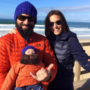 Bixente prend le grand air avec papa et maman, le 20 janvier 2016.
