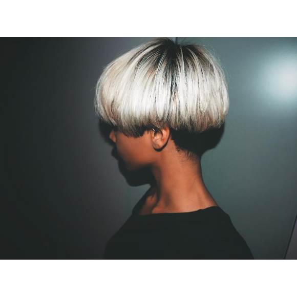 Shy'm a dévoilé une nouvelle coupe de cheveux sur sa page Instagram le 14 décembre 2016