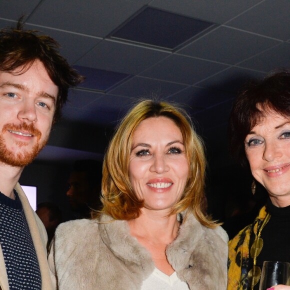 Mathilde Seigner entre Anny Duperey et son fils Gaël Giraudeau - Michaël Gregorio fête ses 10 ans de carrière avec son spectacle "J'ai 10 ans!" à l'AccorHotel Arena à Paris, le 16 décembre 2016. © Coadic Guirec/Bestimage